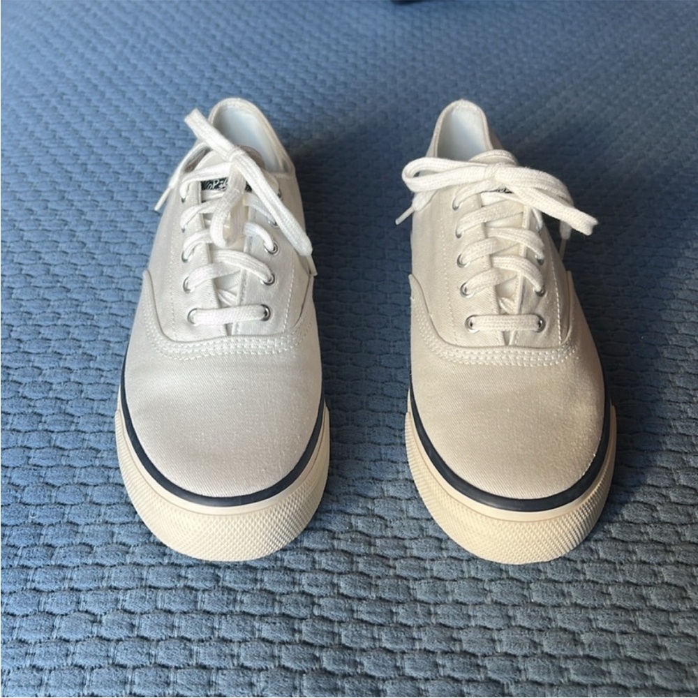 New woman’s Sperry Top sider CVO sneaker